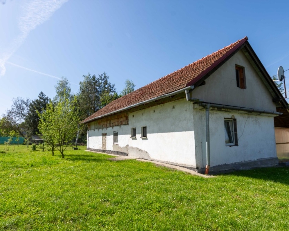 Prodej rodinného domu k rekonstrukci Bartošovice